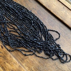 🌵Layered Black Beaded Necklace